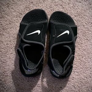 Boys black Nike sandals